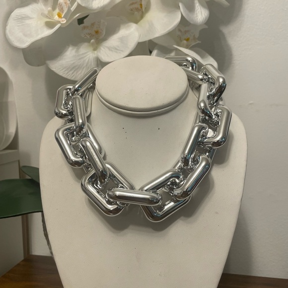 GOLD STATEMEANT AUTUMN NECKLACE - Picture 8 of 8